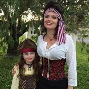 Meet your Posher, Suzanne